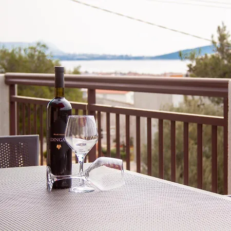 Apartment Juric Kaštel Novi Buitenkant foto